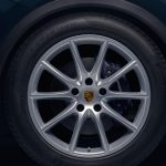 2018-porsche-cayenne-leaked-official-image-13