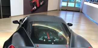 12 silindirli bir 458 Italia?