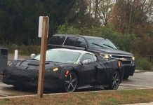 Ortadan motorlu Corvette ağır kamuflajlı olarak görüntülendi.