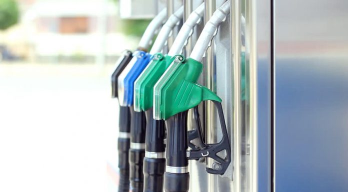 Benzine bir kez daha zam geliyor, motorine ise yolda!