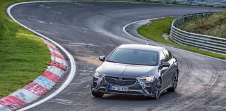 Insignia GSi’dan şaşırtıcı performans