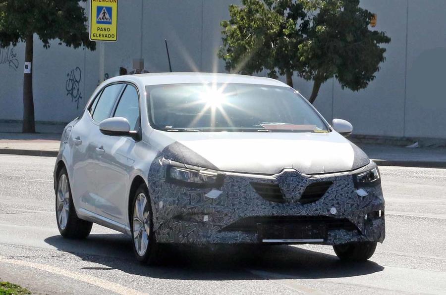 Makyajlı Renault Megane casus kameralarında! Elektrikleniyor mu?