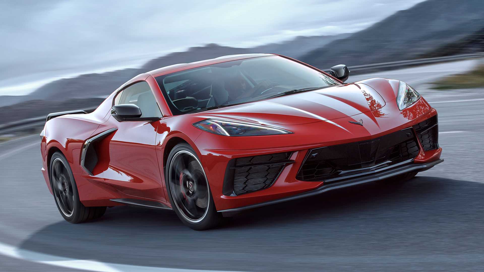 Corvette C8 gecikmenin ardından üretim bandında!